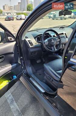 Внедорожник / Кроссовер Mitsubishi Outlander 2009 в 