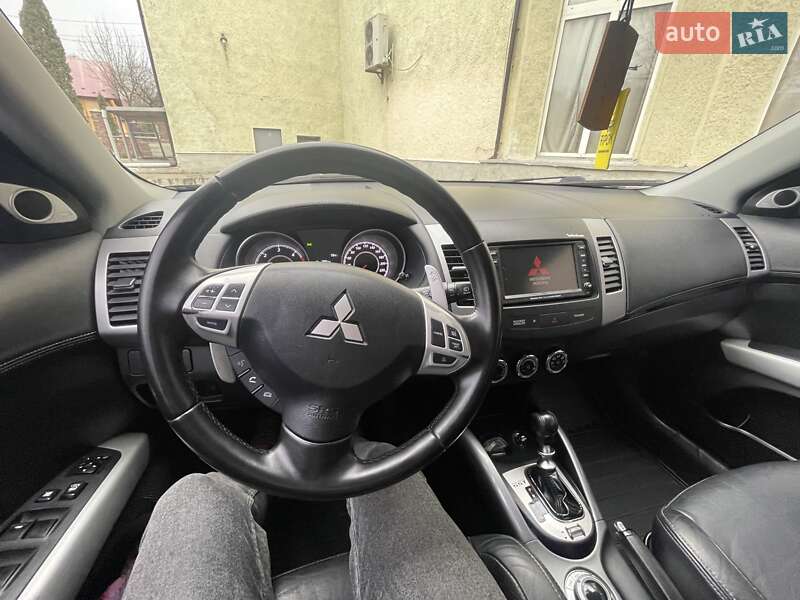 Внедорожник / Кроссовер Mitsubishi Outlander 2010 в Ивано-Франковске