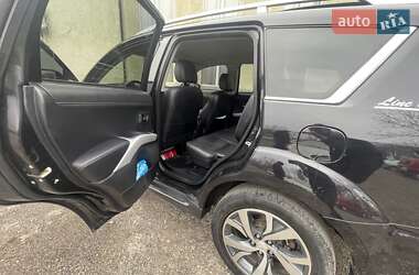 Внедорожник / Кроссовер Mitsubishi Outlander 2010 в 