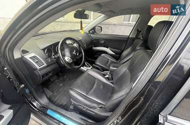 Внедорожник / Кроссовер Mitsubishi Outlander 2010 в 