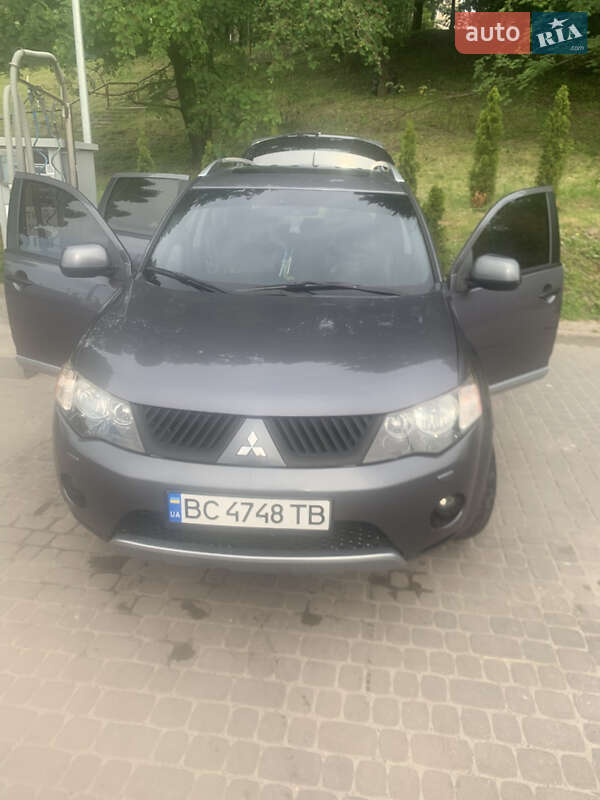 Позашляховик / Кросовер Mitsubishi Outlander 2008 в 