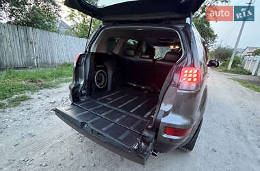 Внедорожник / Кроссовер Mitsubishi Outlander 2010 в 