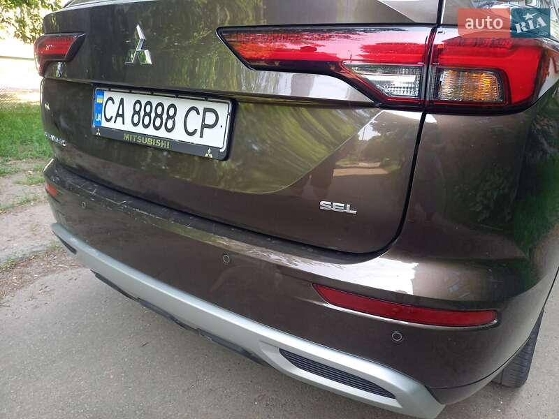 Позашляховик / Кросовер Mitsubishi Outlander 2022 в Черкасах