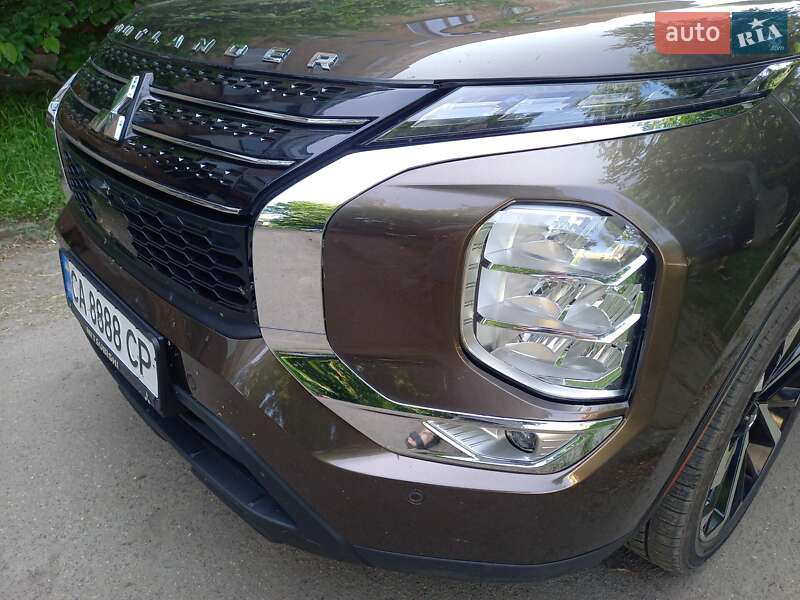 Позашляховик / Кросовер Mitsubishi Outlander 2022 в Черкасах
