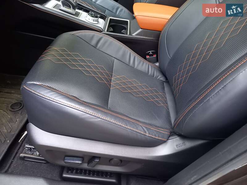 Позашляховик / Кросовер Mitsubishi Outlander 2022 в Черкасах