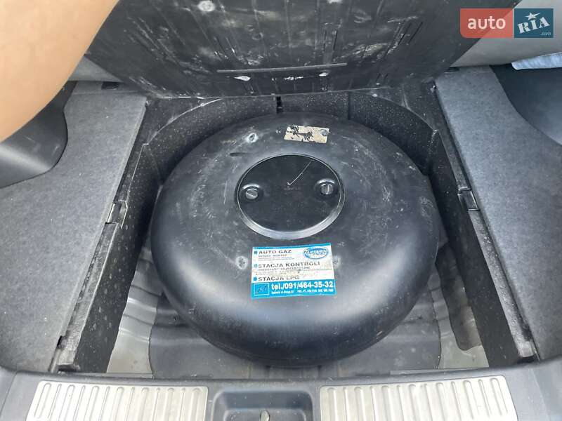 Внедорожник / Кроссовер Mitsubishi Outlander 2007 в Калиновке