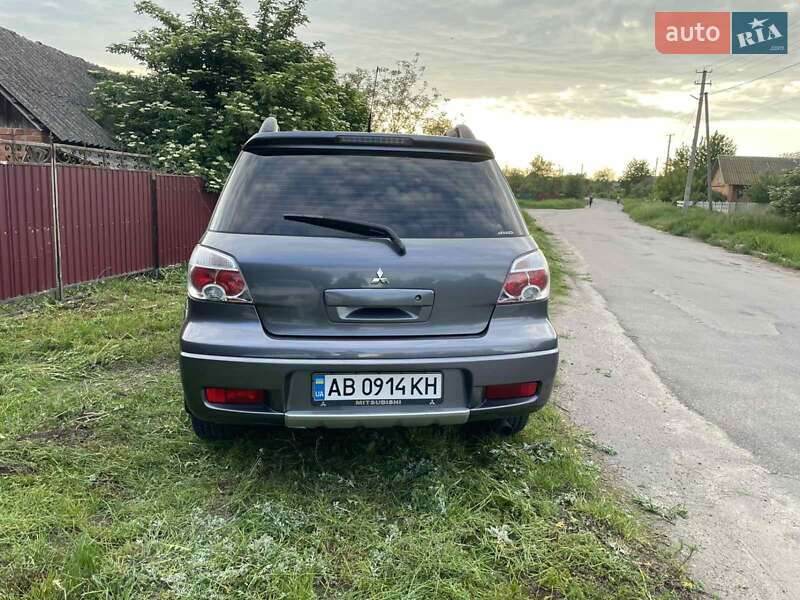Внедорожник / Кроссовер Mitsubishi Outlander 2007 в Калиновке