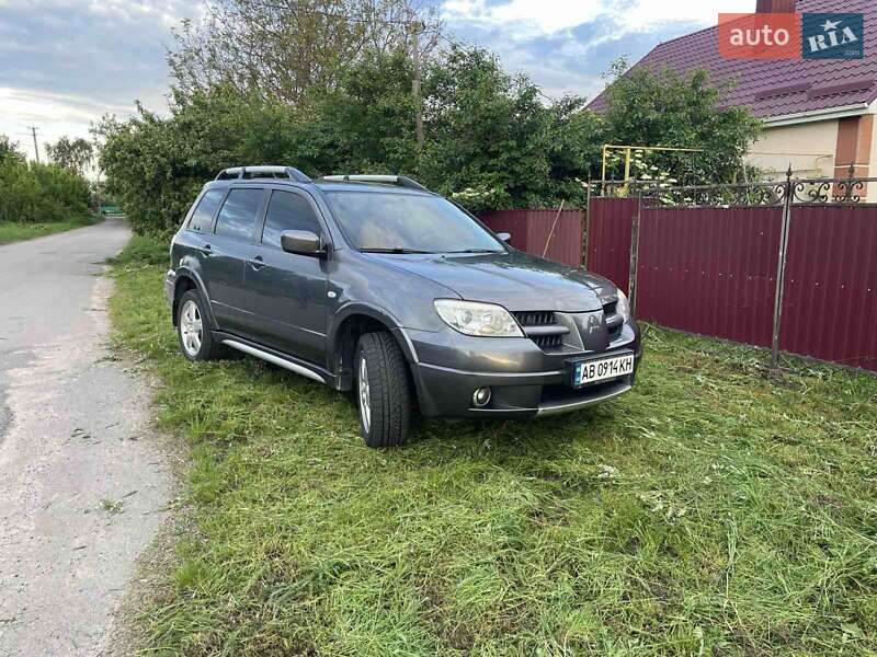 Внедорожник / Кроссовер Mitsubishi Outlander 2007 в Калиновке