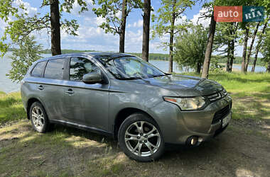 Внедорожник / Кроссовер Mitsubishi Outlander 2013 в Киеве