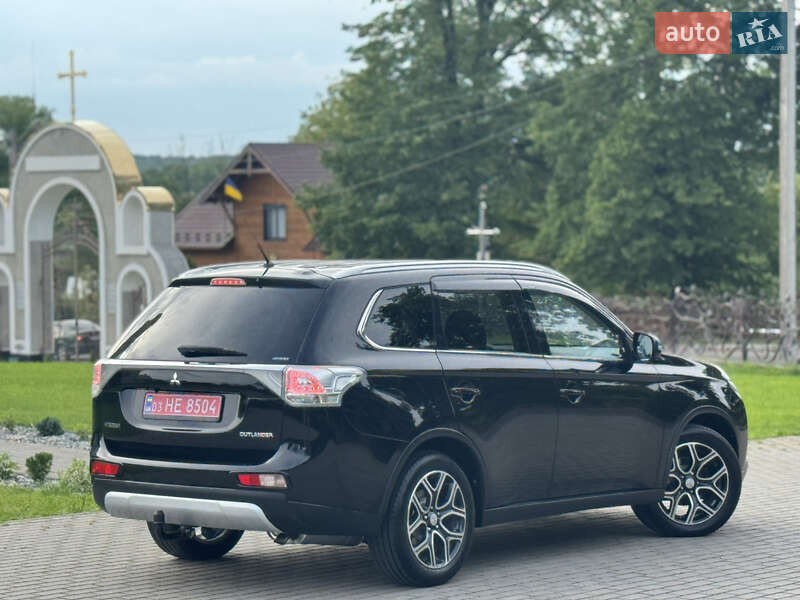 Внедорожник / Кроссовер Mitsubishi Outlander 2015 в Дрогобыче