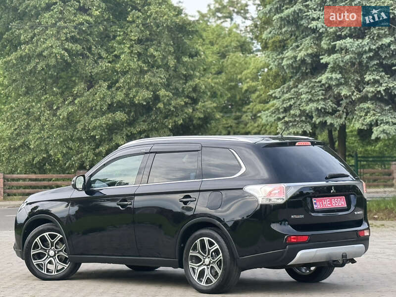 Внедорожник / Кроссовер Mitsubishi Outlander 2015 в Дрогобыче