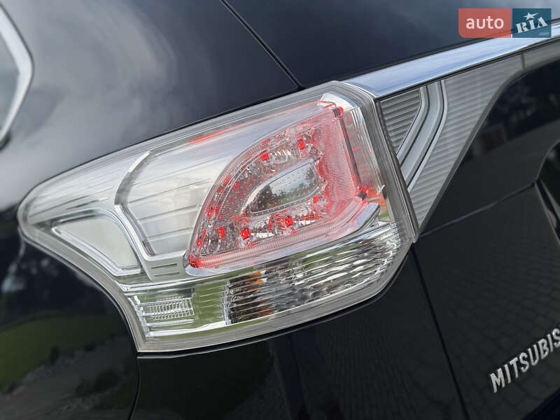 Внедорожник / Кроссовер Mitsubishi Outlander 2015 в Дрогобыче