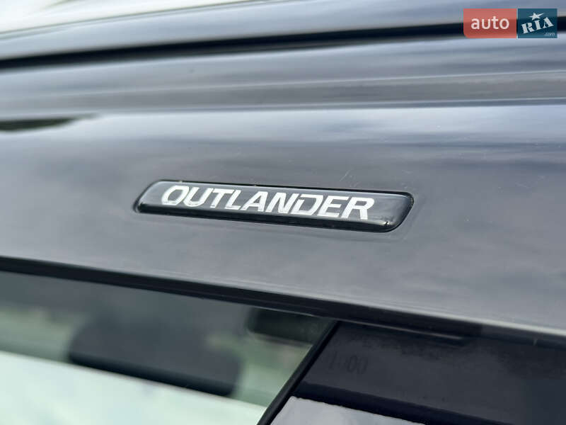 Внедорожник / Кроссовер Mitsubishi Outlander 2015 в Дрогобыче