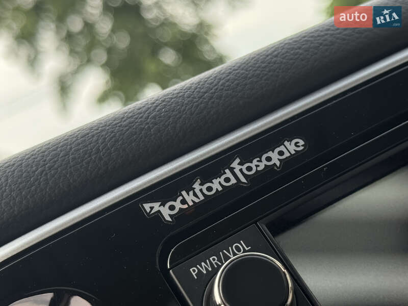 Внедорожник / Кроссовер Mitsubishi Outlander 2015 в Дрогобыче