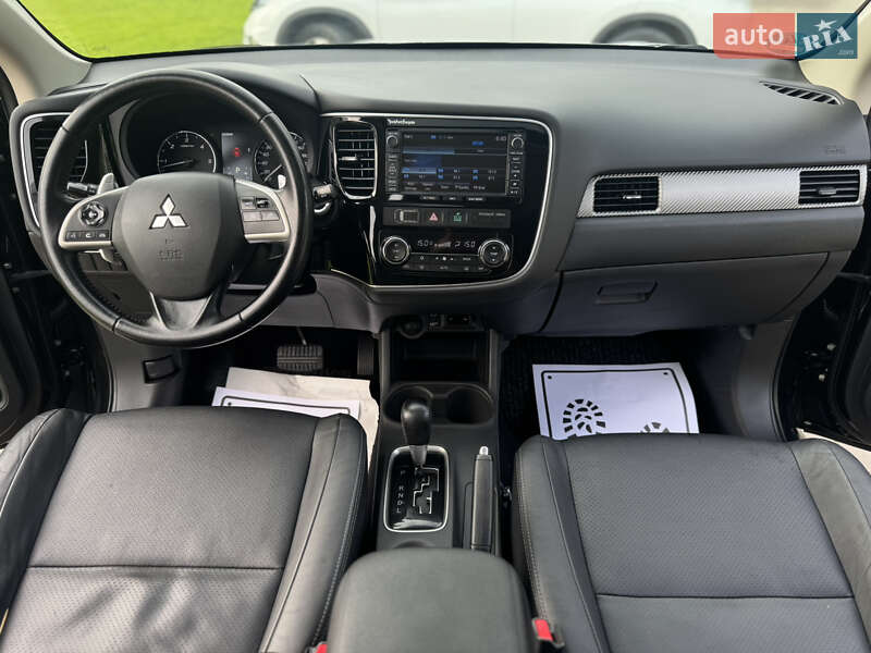 Внедорожник / Кроссовер Mitsubishi Outlander 2015 в Дрогобыче
