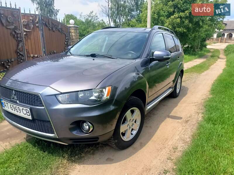 Mitsubishi Outlander 2011