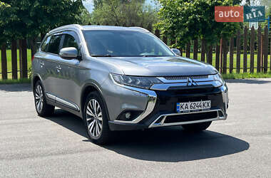 Позашляховик / Кросовер Mitsubishi Outlander 2023 в Києві
