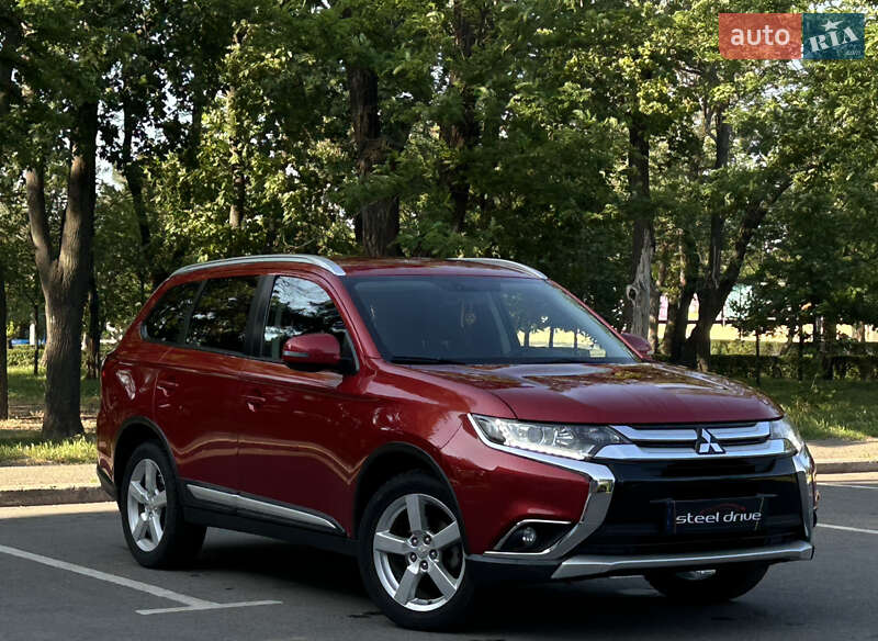 Позашляховик / Кросовер Mitsubishi Outlander 2017 в Миколаєві