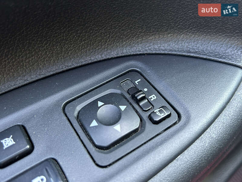 Позашляховик / Кросовер Mitsubishi Outlander 2017 в Миколаєві