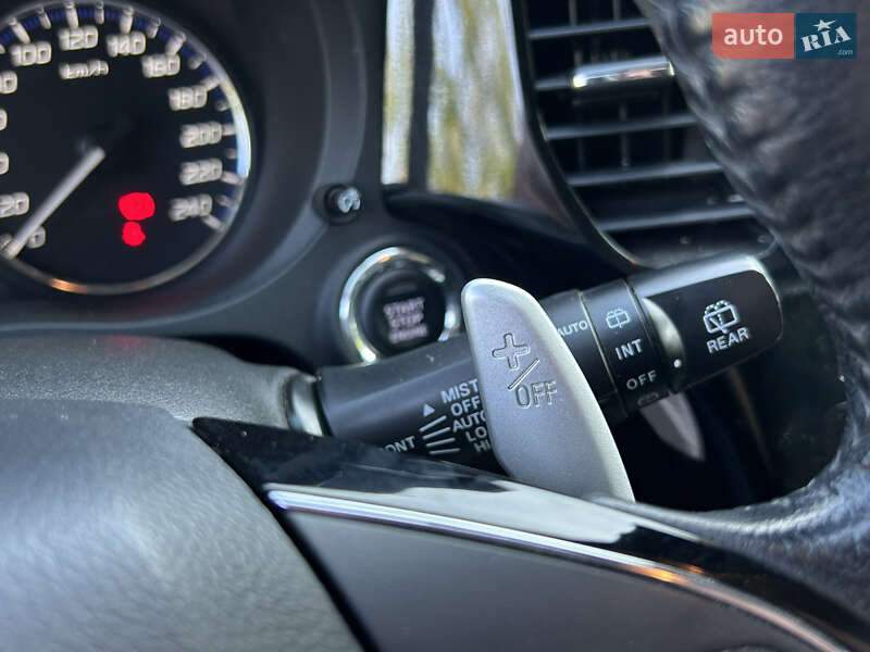 Позашляховик / Кросовер Mitsubishi Outlander 2017 в Миколаєві