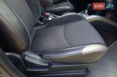 Внедорожник / Кроссовер Mitsubishi Outlander 2012 в 