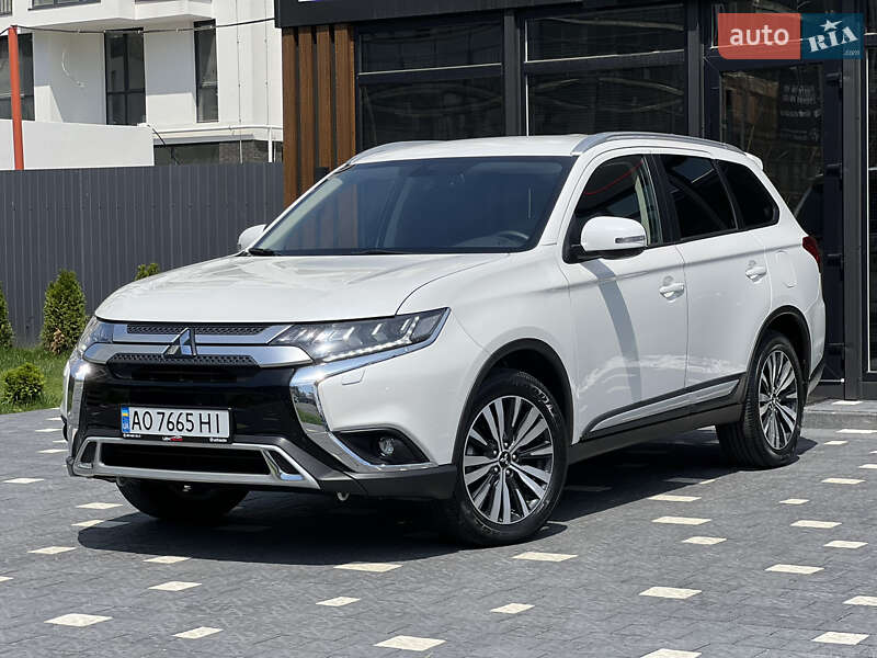Mitsubishi Outlander 2021