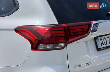 Внедорожник / Кроссовер Mitsubishi Outlander 2021 в 