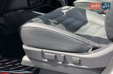 Внедорожник / Кроссовер Mitsubishi Outlander 2021 в 