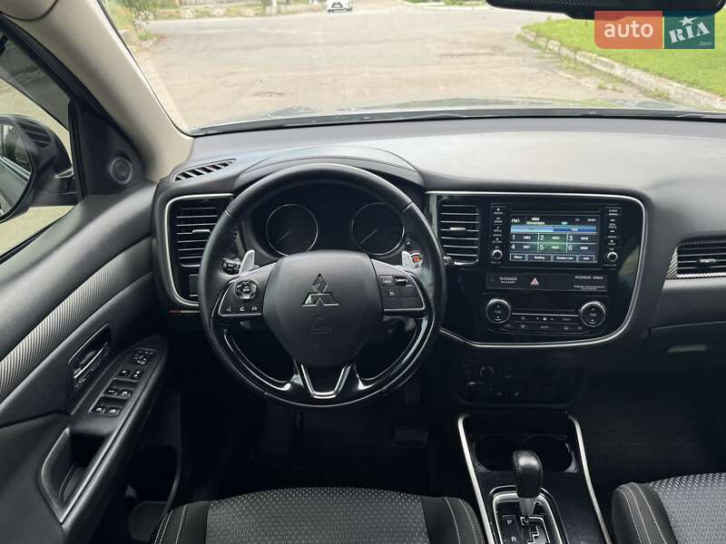 Позашляховик / Кросовер Mitsubishi Outlander 2017 в Дніпрі
