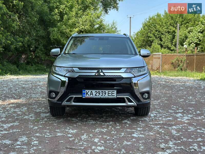 Внедорожник / Кроссовер Mitsubishi Outlander 2019 в Броварах