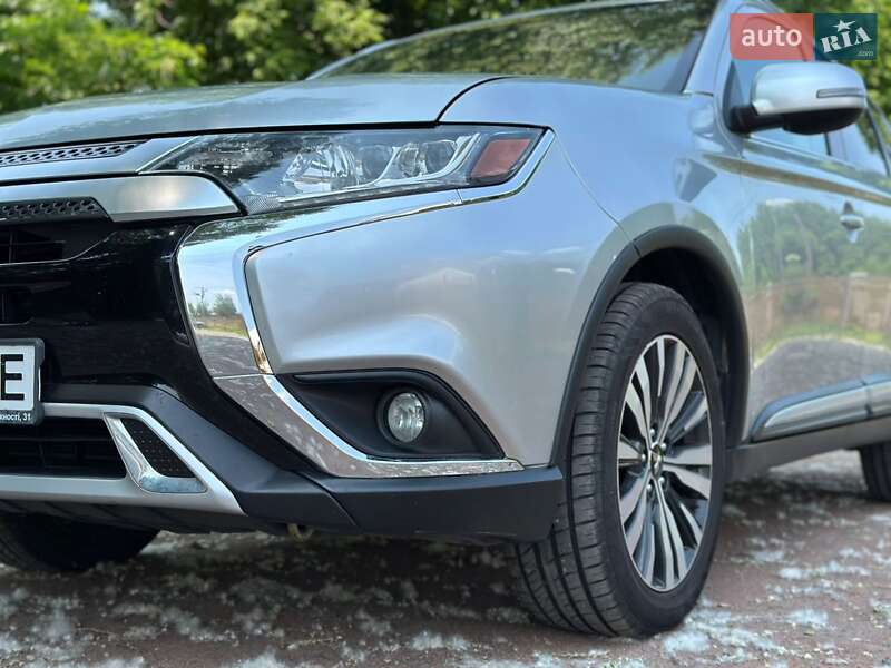 Внедорожник / Кроссовер Mitsubishi Outlander 2019 в Броварах