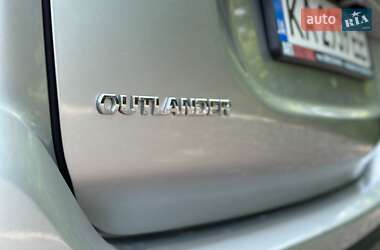 Внедорожник / Кроссовер Mitsubishi Outlander 2019 в 
