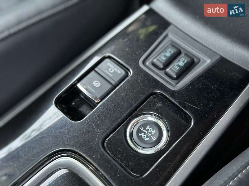 Внедорожник / Кроссовер Mitsubishi Outlander 2019 в Броварах