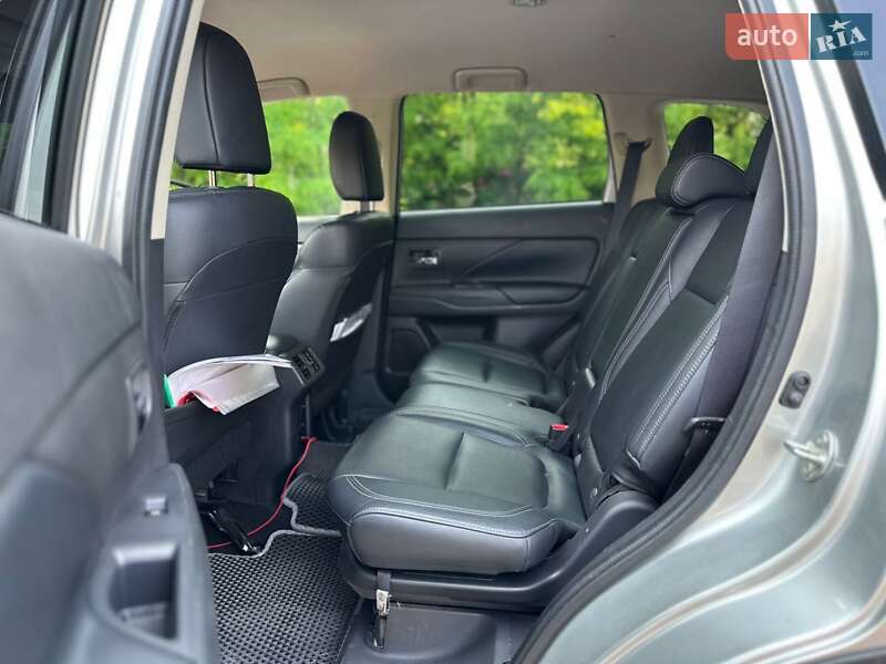 Внедорожник / Кроссовер Mitsubishi Outlander 2019 в Броварах