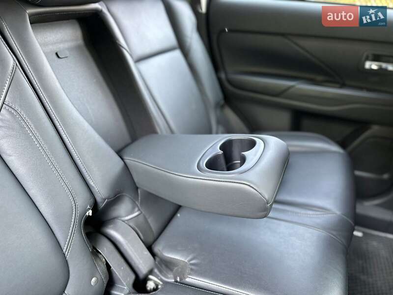 Внедорожник / Кроссовер Mitsubishi Outlander 2019 в Броварах