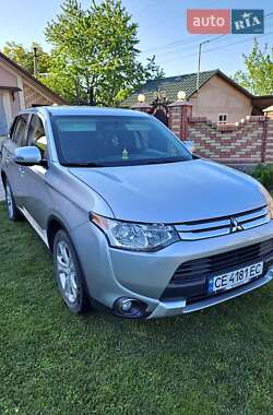 Позашляховик / Кросовер Mitsubishi Outlander 2014 в Чернівцях