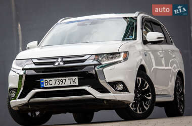 Позашляховик / Кросовер Mitsubishi Outlander 2017 в Львові