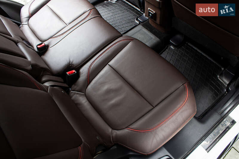 Внедорожник / Кроссовер Mitsubishi Outlander 2017 в Львове