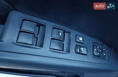 Внедорожник / Кроссовер Mitsubishi Outlander 2011 в 