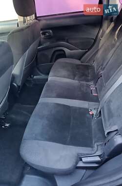 Внедорожник / Кроссовер Mitsubishi Outlander 2011 в 