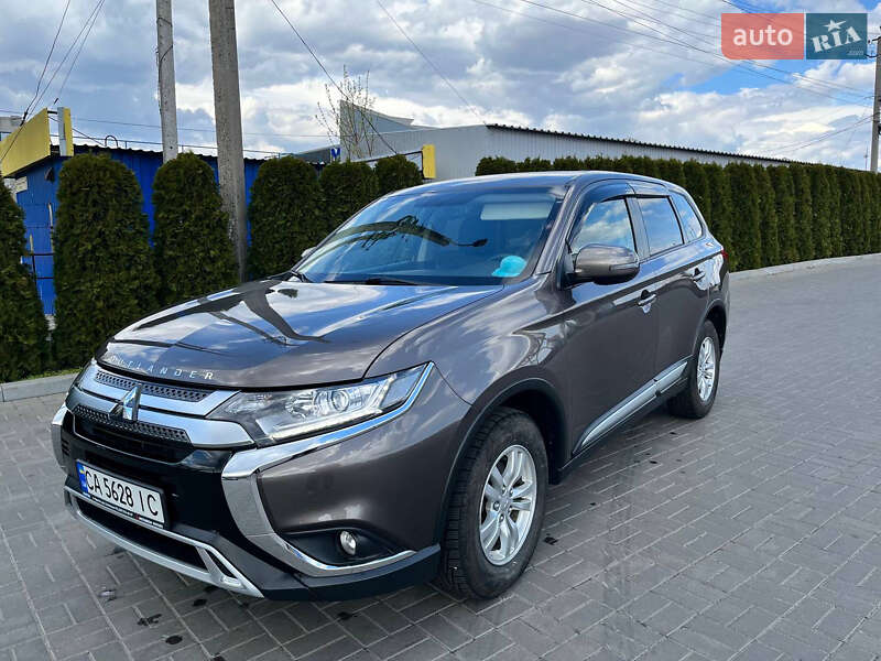 Позашляховик / Кросовер Mitsubishi Outlander 2020 в Черкасах