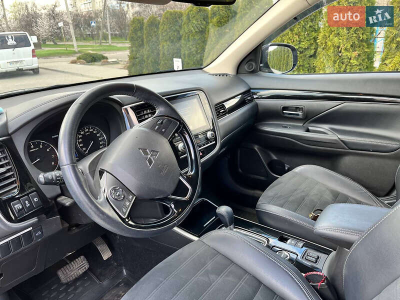 Позашляховик / Кросовер Mitsubishi Outlander 2020 в Черкасах