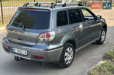 Внедорожник / Кроссовер Mitsubishi Outlander 2003 в 