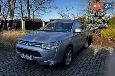 Позашляховик / Кросовер Mitsubishi Outlander 2013 в Львові