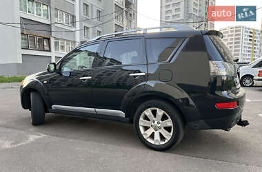 Внедорожник / Кроссовер Mitsubishi Outlander 2007 в 