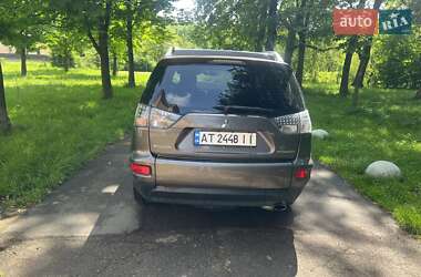 Внедорожник / Кроссовер Mitsubishi Outlander 2010 в 