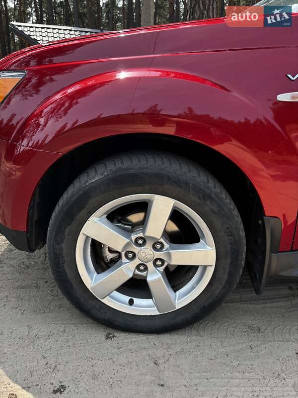 Внедорожник / Кроссовер Mitsubishi Outlander 2009 в Ахтырке