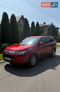 Позашляховик / Кросовер Mitsubishi Outlander 2014 в Запоріжжі