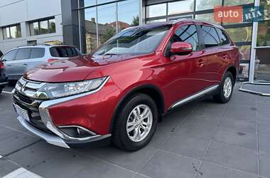 Позашляховик / Кросовер Mitsubishi Outlander 2017 в Луцьку