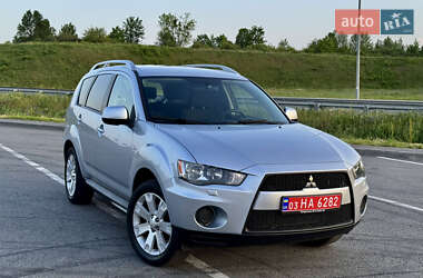 Внедорожник / Кроссовер Mitsubishi Outlander 2010 в 